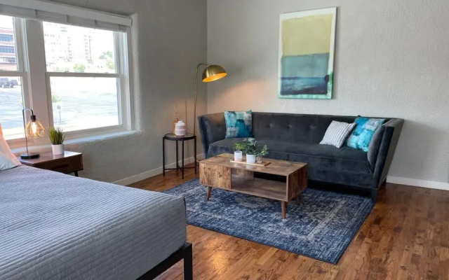 Boutique Apartment in Downtown