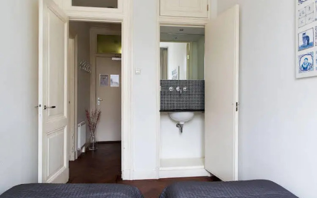House Management Group Marnix Suites – House