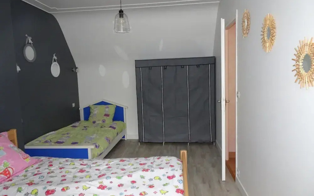 Holiday Home in Guerlesquin Near Lake