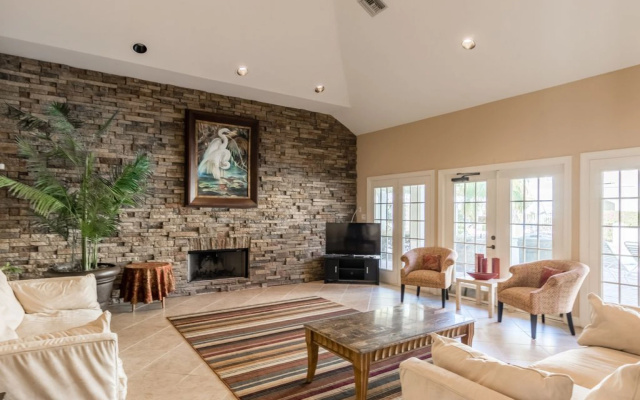 Exquisite Avalon Clearwater Condo,Minutes To Beach