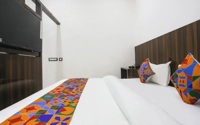 Fabhotel Varanasi Suites