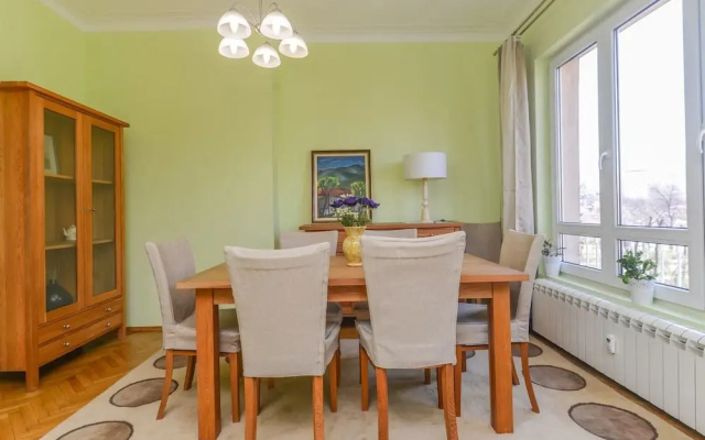 FM Deluxe 2-BDR Apartment - Homelike