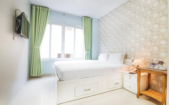 Max Sunflower Hotel