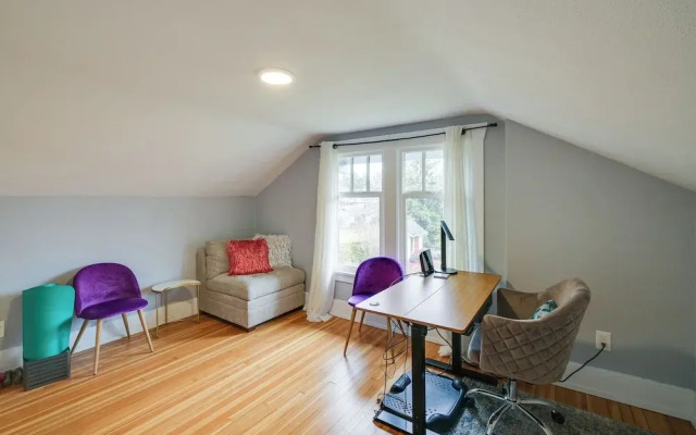 Charming Tacoma Vacation Home w/ Fenced Yard