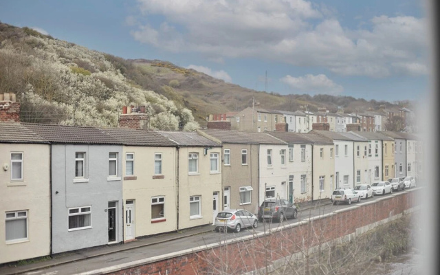 Host   Stay   Apartment 6  Skinningrove