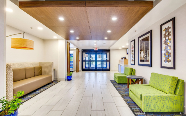 Holiday Inn Express Vincennes by IHG