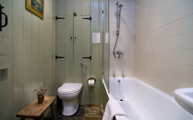 Nantgwynfaen Organic Farm B&B Wales