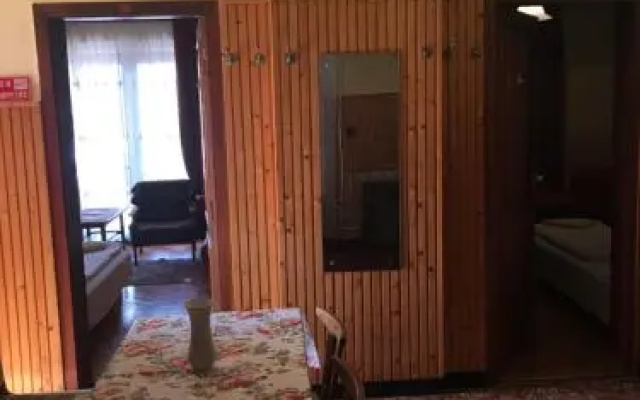 Bánomkert 27