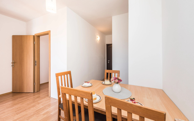 Apartment Karlo 220m from the beach