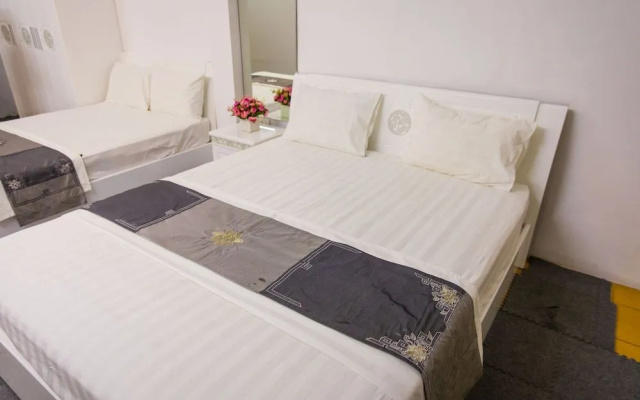 Hong Gia Tue Hotel