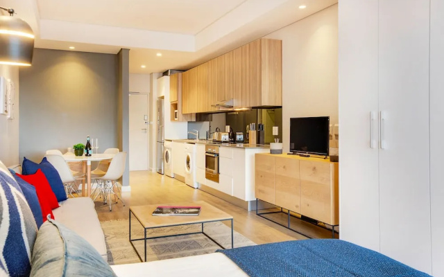 City View Balcony Apartment 908