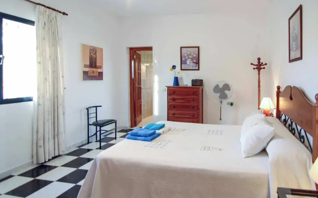 Villa Corbera