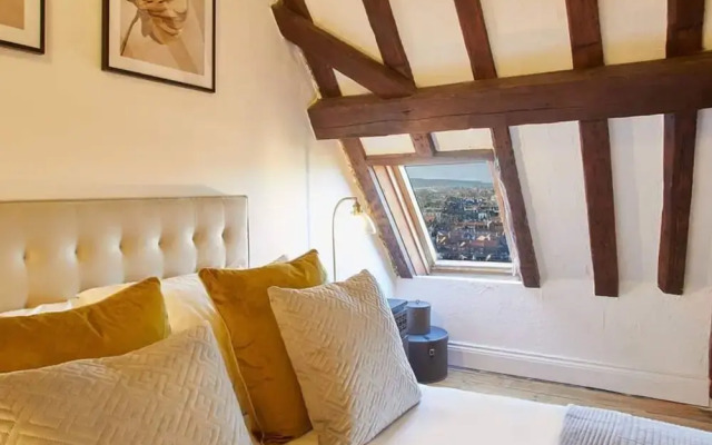 Host Stay The Coach House