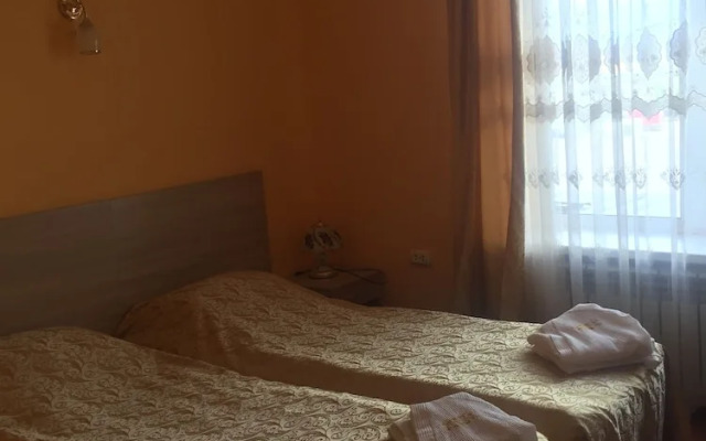 Ronai Holl (Роннай Холл)