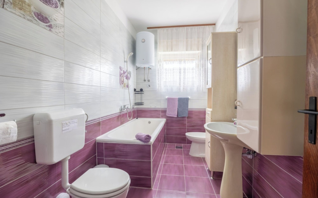 Apartment Frane