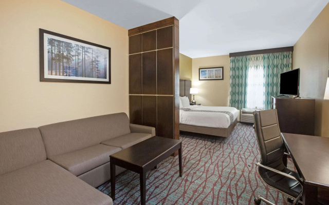 La Quinta Inn & Suites By Wyndham Houston Pasadena North