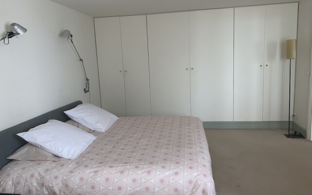 Апартаменты Apartment - 1 Bedroom Париж комната для гостей