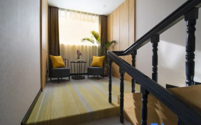 Tonghe Jian'ai Light Luxury Hotel
