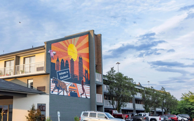 Days Inn by Wyndham Cincinnati East