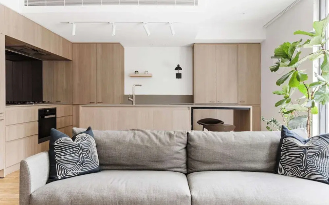 A Lux 3BR Townhouse in South Yarra, Free Parking