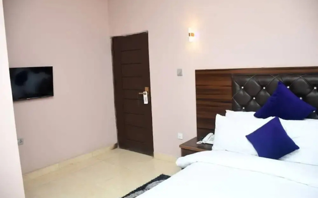 Joyrich Hotel