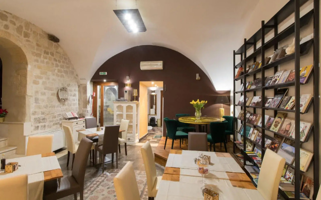 Oro Hotel