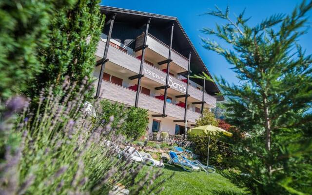 Отель Residence Sardis Кастельбелло-Циардес вид на фасад
