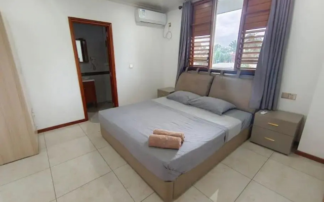 Exquisite 3-Bedroom Unit With Free Parking.