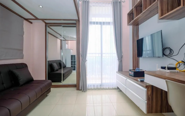 Minimalist and Comfy Studio Dave Apartment By Travelio