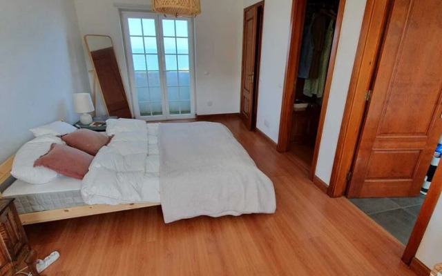 Lovely 4-bed Villa in Colares