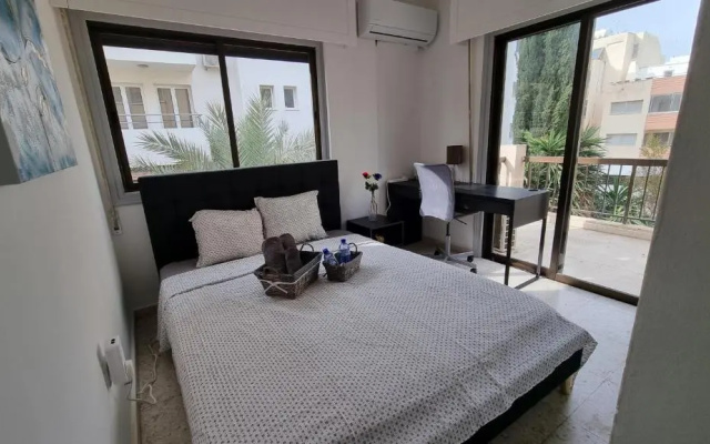 Cozy Beach Apt / 100 MBit+ Netflix / Near Airport