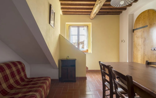 Pleasant Apartment in Montespertoli with Pool
