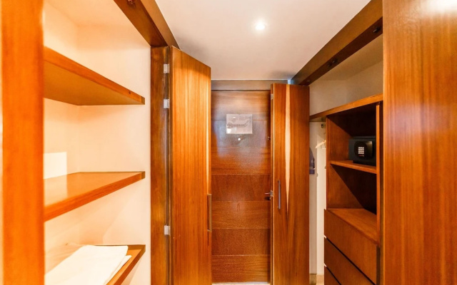 Bel Air 3314 1 BR by Casago