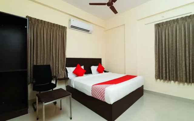Oyo 22782 Akshara Suites