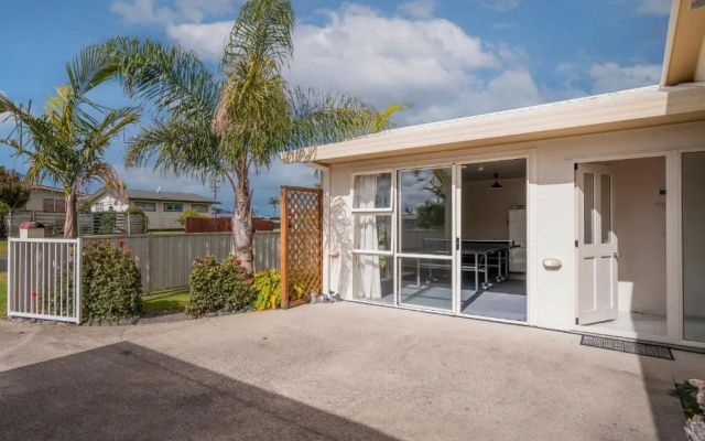 The Bach - Whangamata Holiday Home