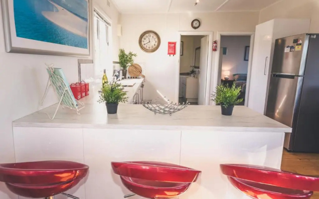Carrickalinga SeaHaven: Coastal Escape-4BRM - 29 Riverview Drive
