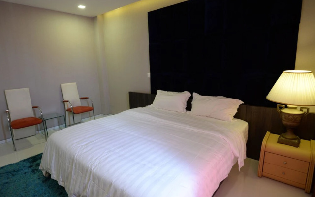 The Palm Suites