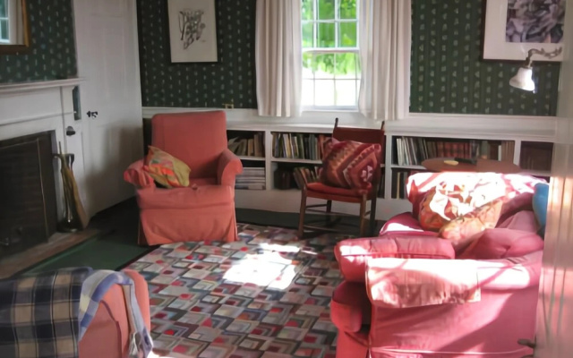 Cobblestone Farm - Six Bedroom Home