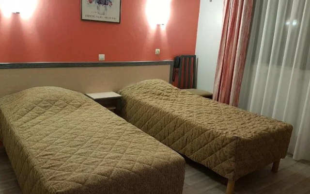 Motel 25