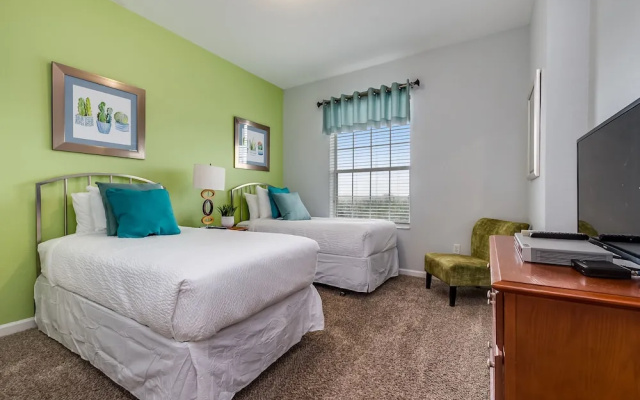 4114 Breakview Drive #403