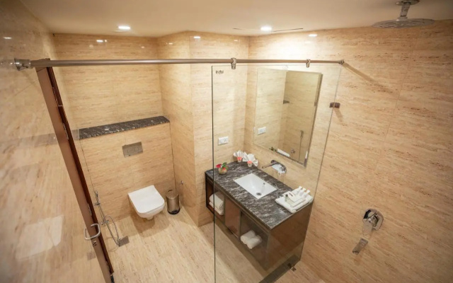The Lalita Grand