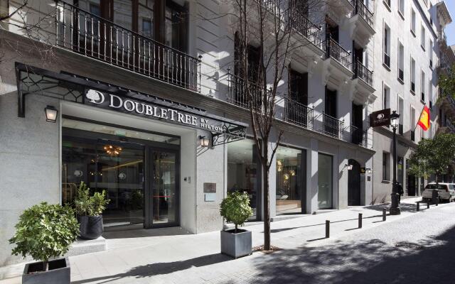 Отель DoubleTree by Hilton Madrid-Prado вид на фасад