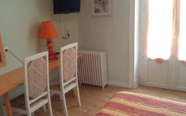 Hotel Universel