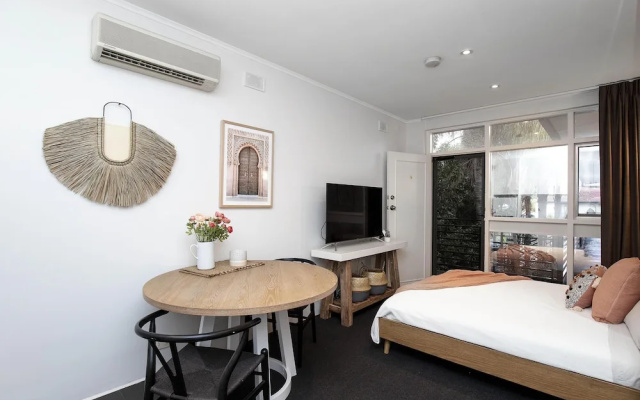 Former Dress Circle Nth Adelaide Apt With Aircon