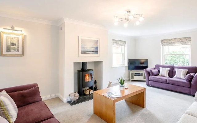 Lovely 5-Bed House in Tealby, Lincolnshire Wolds