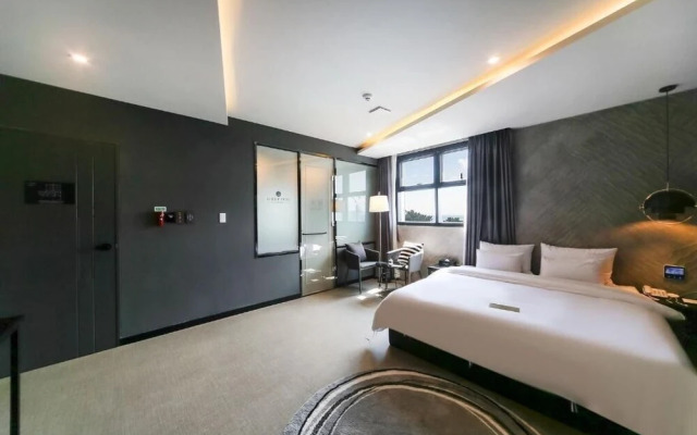 Le Idea Hotel