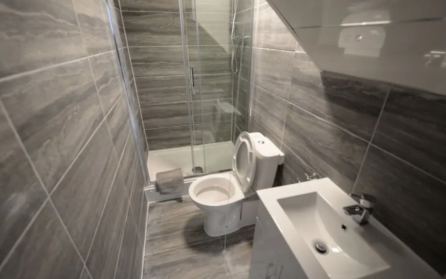 Contemporary Holiday Home in Coventry Near Fargo Village