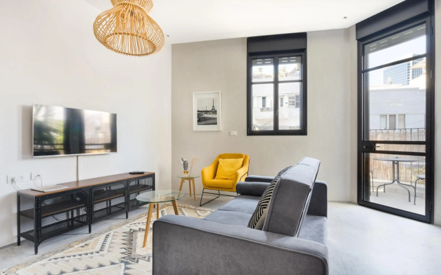 Fabulous Corner Market by TLV2RENT