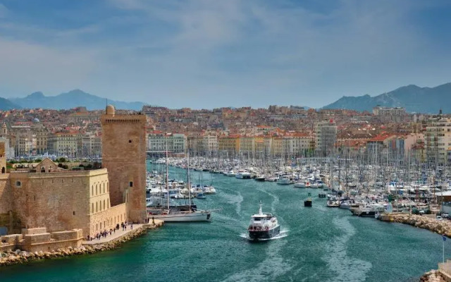 Ruby Lilou Hotel Marseille by IHG