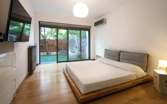 Elegant and Private Living by Neuvel